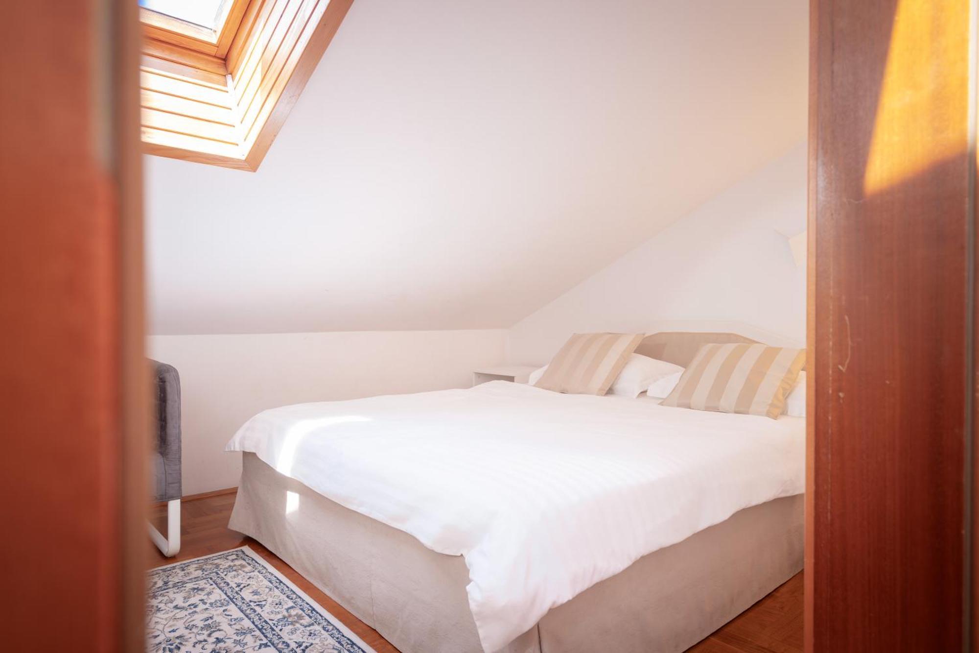Kalina Deluxe Apartments Jelsa  Extérieur photo